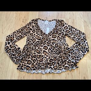 NWT Livi by Olivia Rae cheetah/leopard print long sleeve top